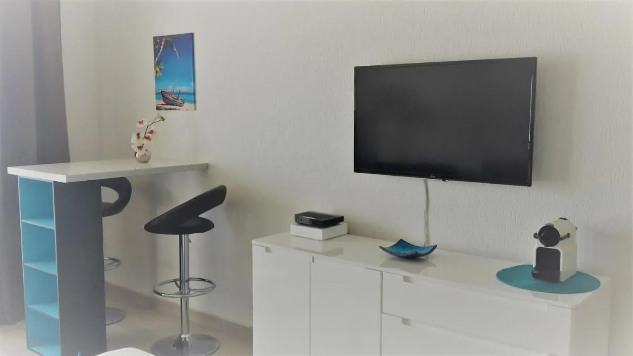 Studio Bleu Ely - Gosier Centre - Acces Plage Le Gosier